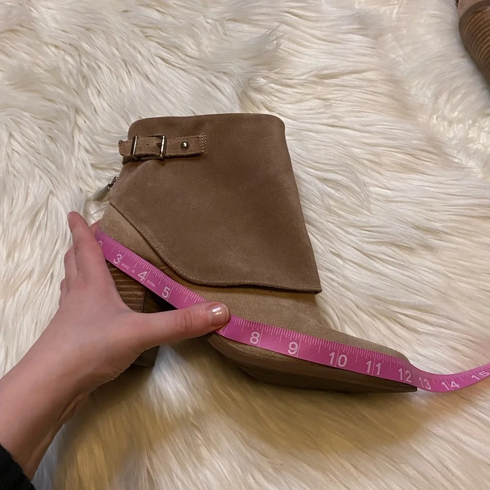 Jessica Simpson size 9.5 Cassley two tone tan heeled booties leather suede